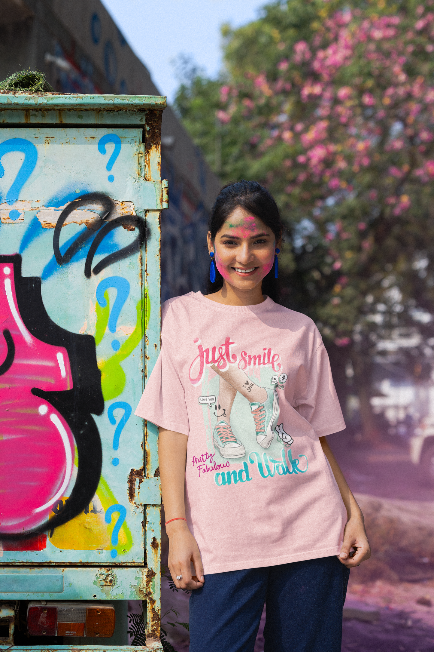 JUST SMILE - WOMEN OVERSIZED T-SHIRT