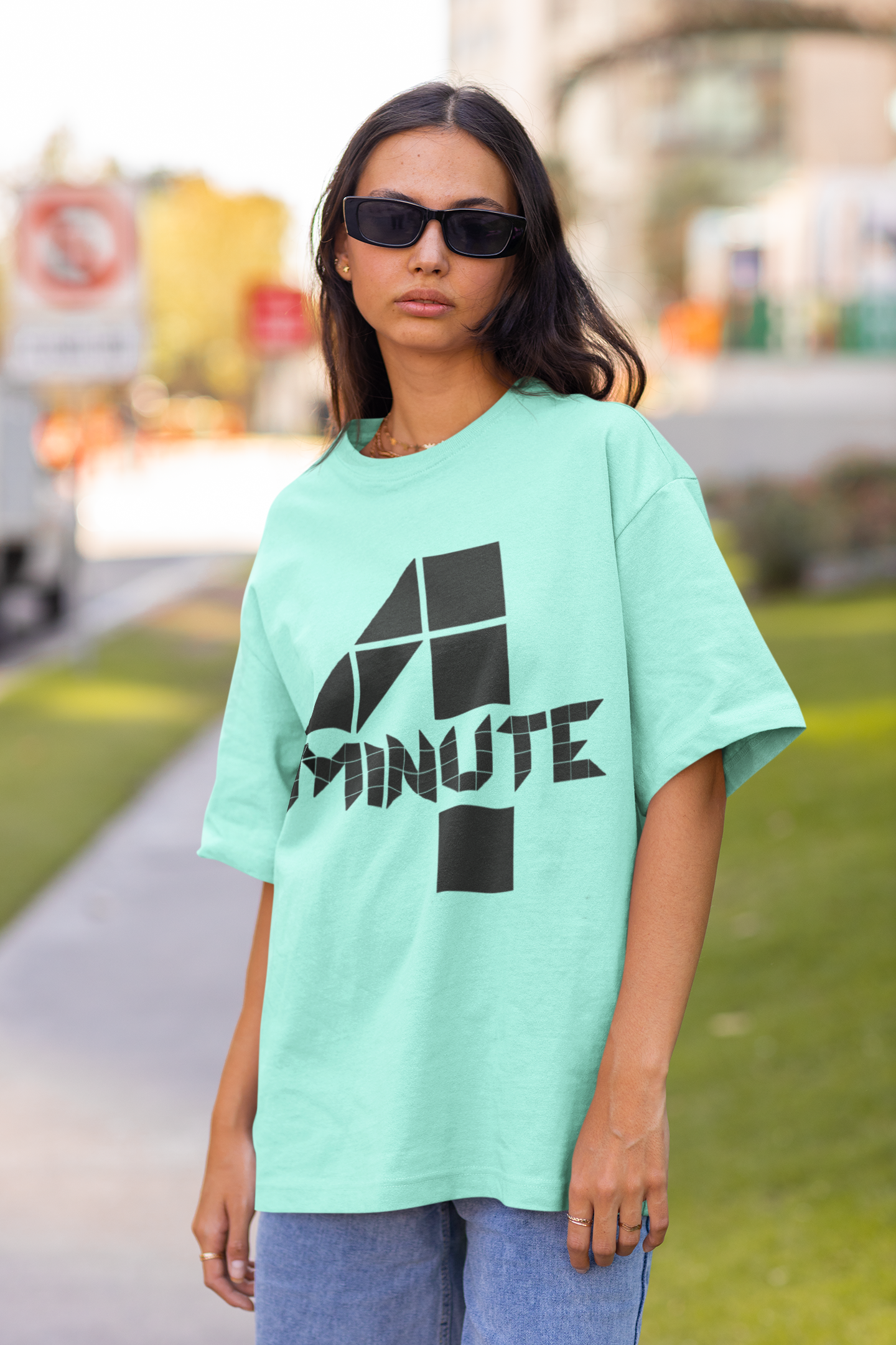 4 MINUTE - PREMIUM OVERSIZED T-SHIRT