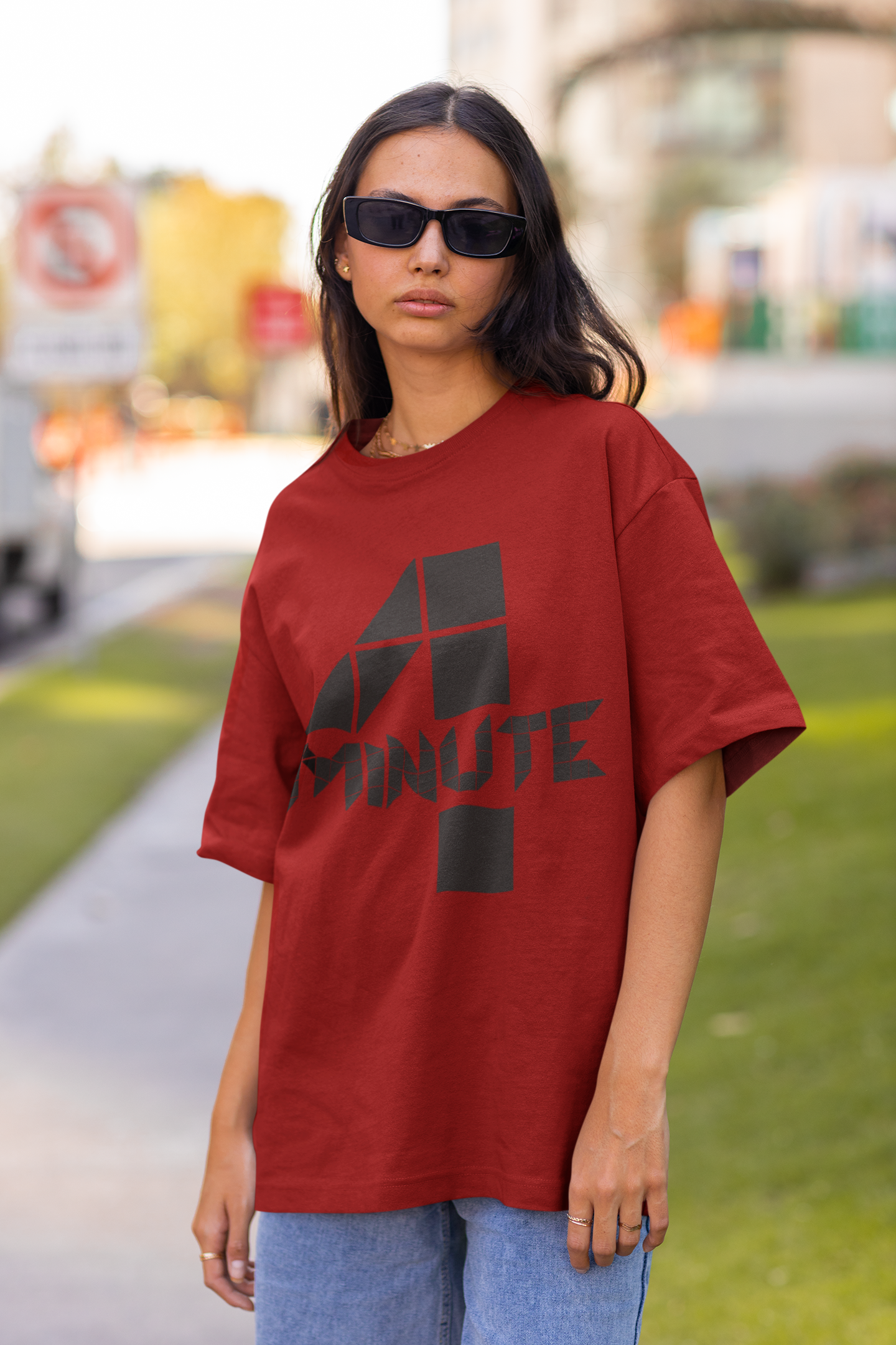 4 MINUTE - PREMIUM OVERSIZED T-SHIRT