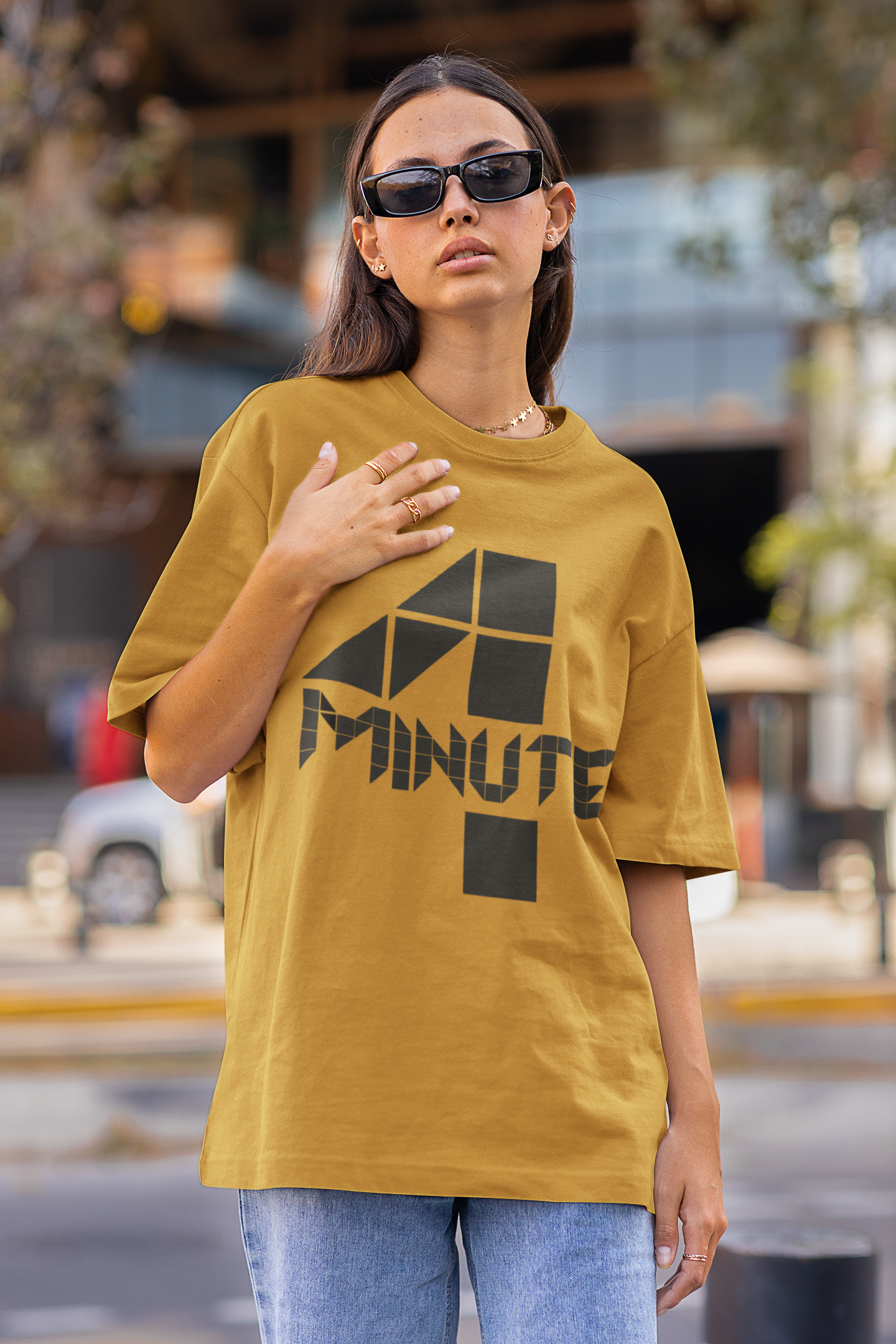 4 MINUTE - PREMIUM OVERSIZED T-SHIRT