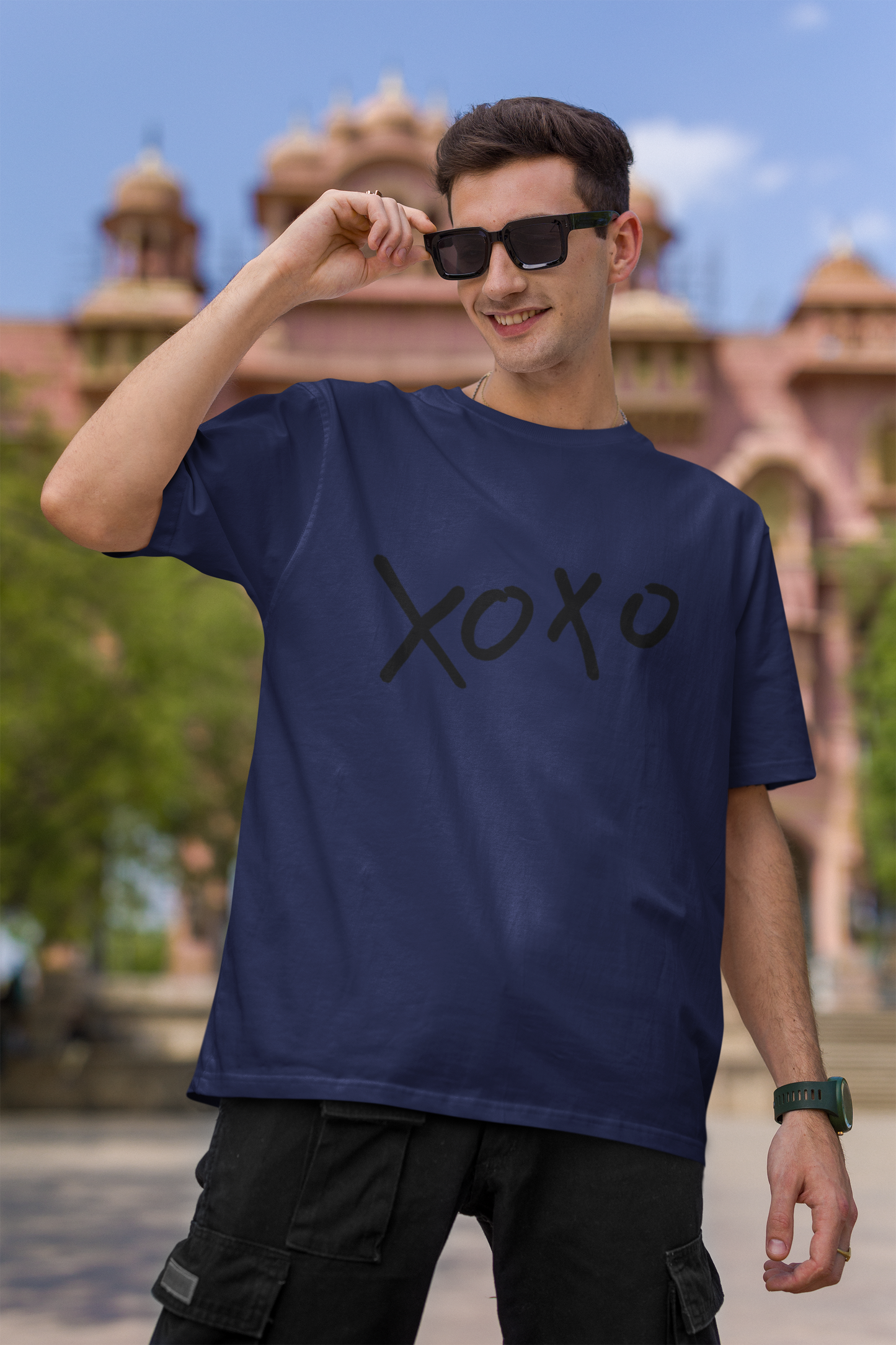 XOXO - PREMIUM UNISEX OVERSIZED T-SHIRT