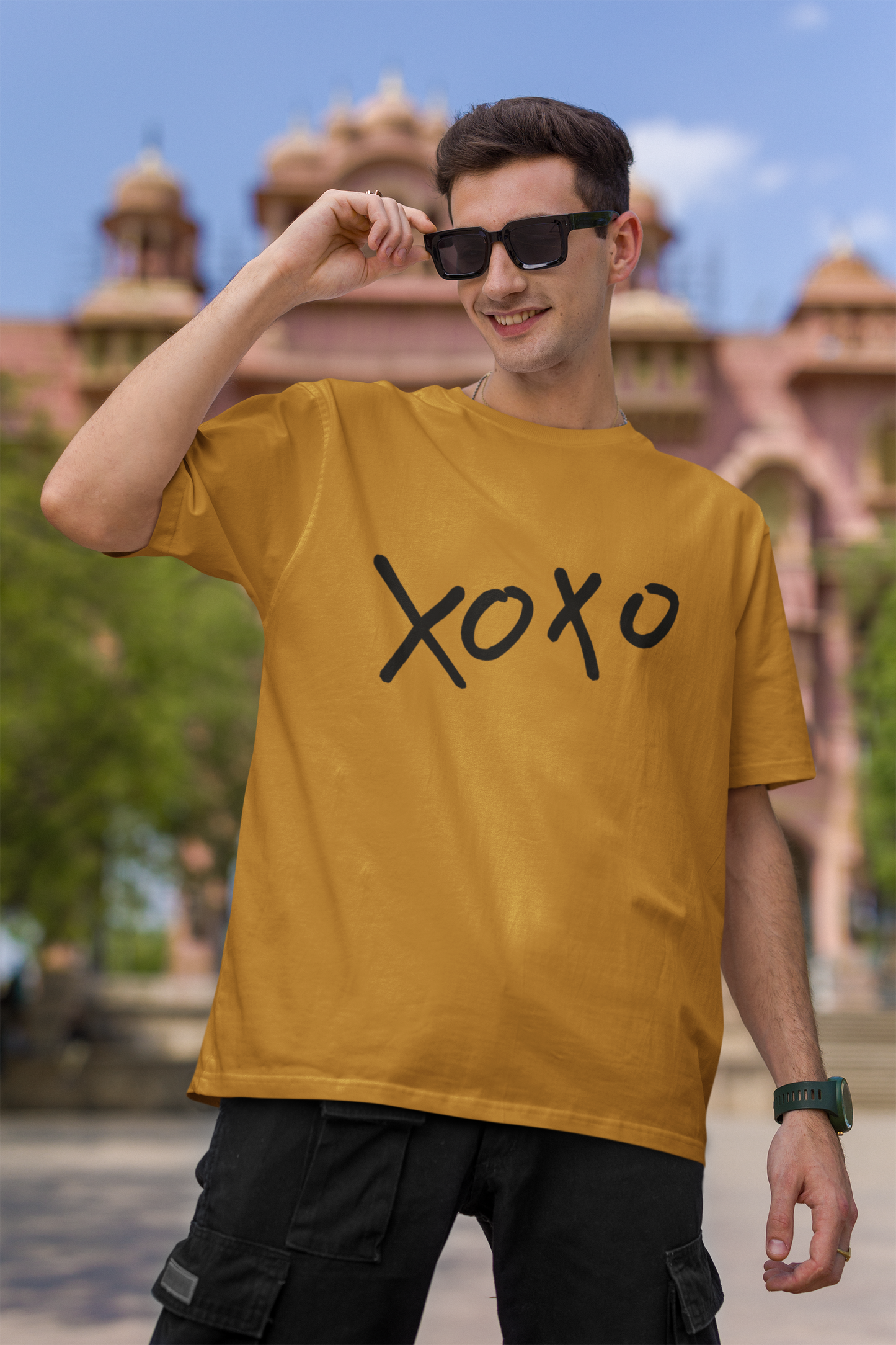 XOXO - PREMIUM UNISEX OVERSIZED T-SHIRT