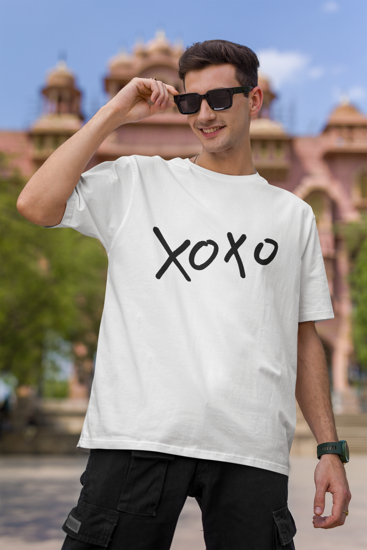 XOXO - PREMIUM UNISEX OVERSIZED T-SHIRT